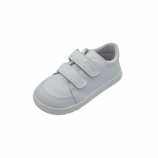 Zapatillas de deportes de la marca Titanitos, modelo Iván en color blanco
