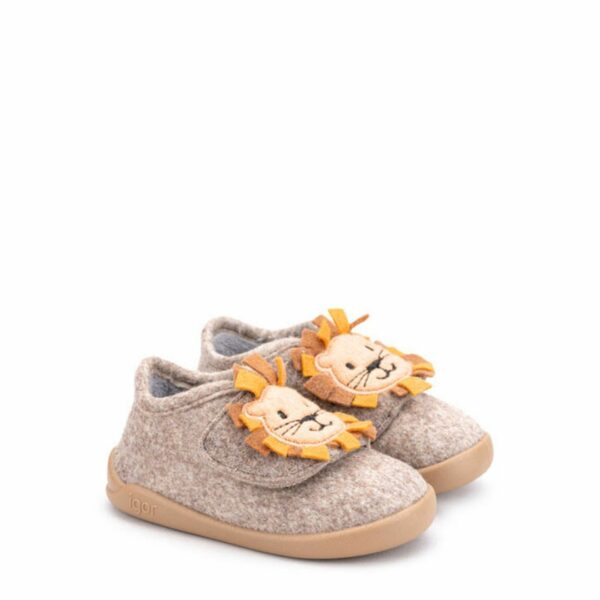 Zapatillas de estar por casa respetuosas, de la marca Igor modelo Homie León taupe