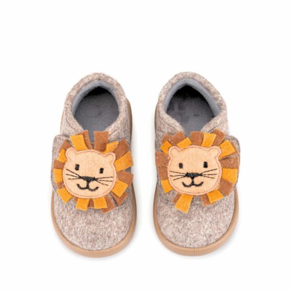 Zapatillas de estar por casa respetuosas, de la marca Igor modelo Homie León taupe - Imagen 3