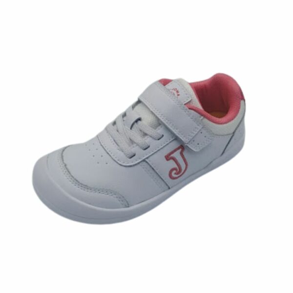Zapatillas de deportes de la marca Joma, modelo Vela en color blanco/rosa